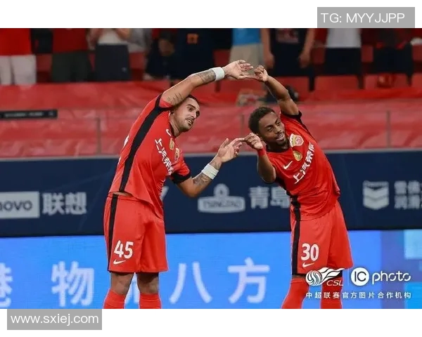中超焦点战：上海海港对阵广州恒大的精彩回顾