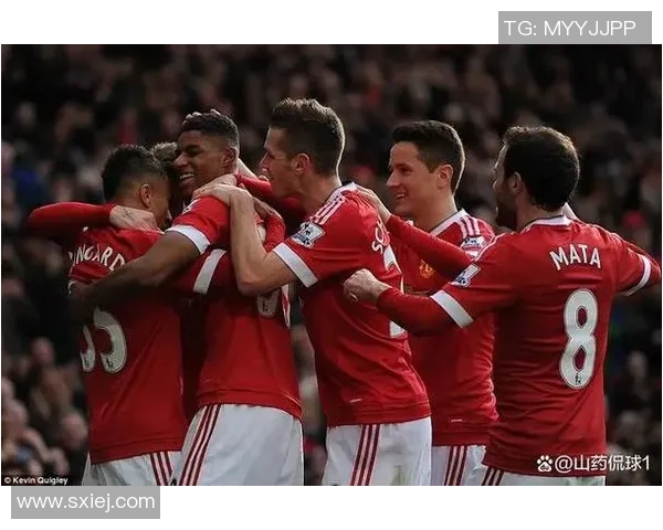 曼联巅峰对决引爆全场焦点激情碰撞上演精彩大战